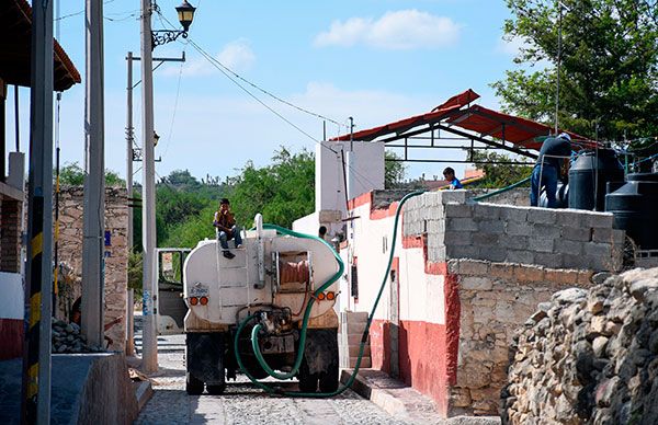 Atiende alcaldesa de Armadillo de los Infante desabasto de agua 