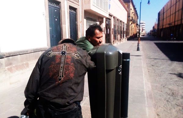 Potosinos pepenan basura para enfrentar covid-19