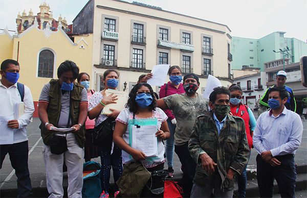 Integrantes del Frente Común por la Defensa del Pueblo en Palacio de Gobierno