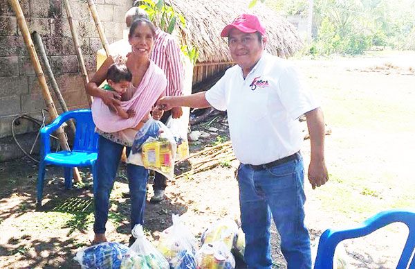 Antorcha entregó despensas en comunidades de Tanlajás