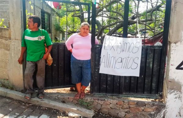 Levantan trapos blancos en Ayala; exigen a AMLO despensas