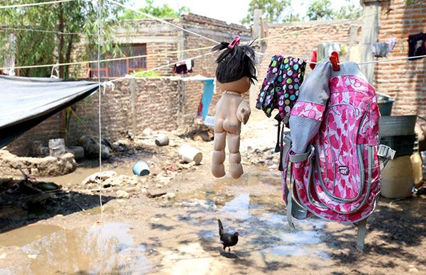 Familia oaxaqueña acusa abandono del gobierno a su hijo enfermo renal