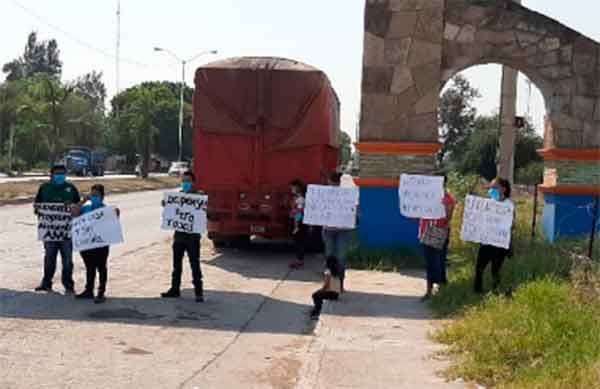 Rioverdenses se manifestaron ante nulo apoyo alimentario por parte del Gobierno federal.