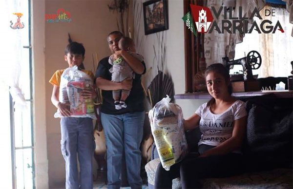 Beneficia alcalde antorchista a madres de familia con despensas