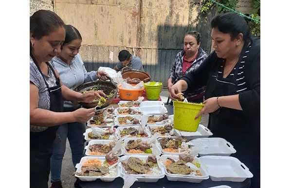 Comerciantes antorchistas donan comida a personal médico y familiares de víctimas por pandemia