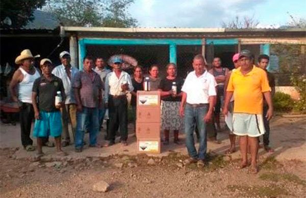 Reciben herbicidas campesinos de Zoyatepec