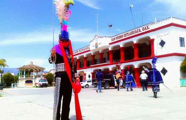 Preparan en San Pedro Ixtlahuaca megafiesta en medio de pandemia 