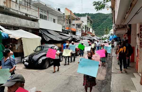 Comunidades de Tamazunchale se manifiestan por falta de apoyo 