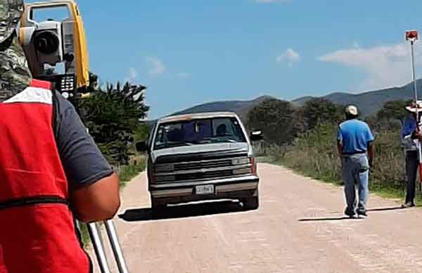 Avanza la gestión para la pavimentación de camino en Dolores Hidalgo