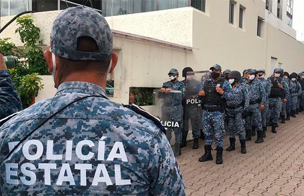 Maestros de Pachuca denuncian agresión de policías estatales