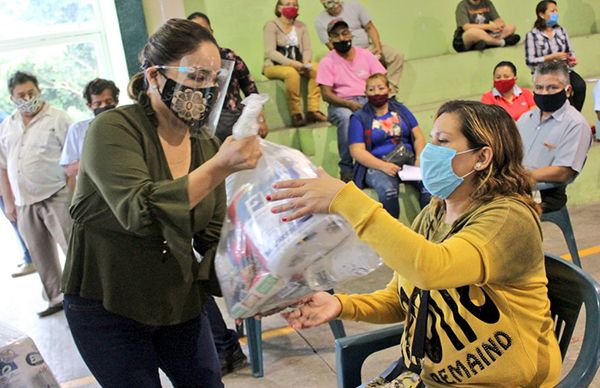 Antorcha gestiona despensas para comerciantes y taxistas de Córdoba 