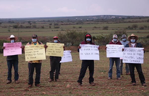 Se manifiestan campesinos en demanda de insumos agrícolas