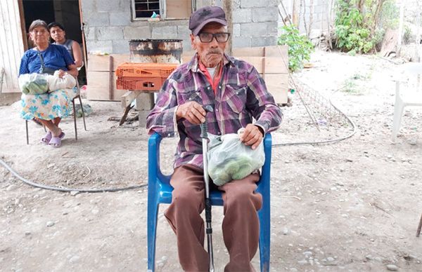 Antorcha beneficia con verduras a familias de Juamave 