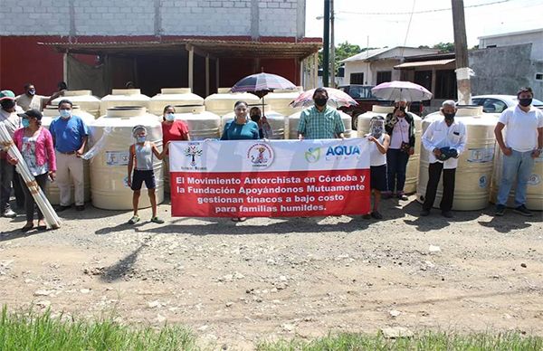 Antorcha gestiona tinacos a bajo costo en Córdoba