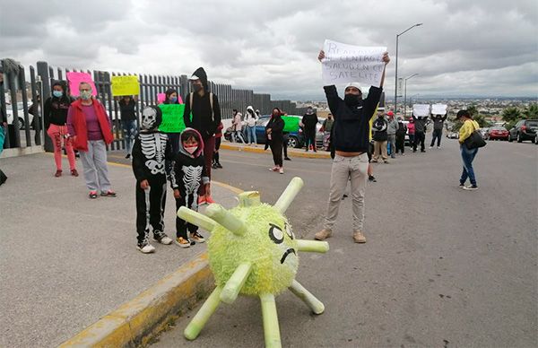 Potosinos demandan reapertura de servicios médicos