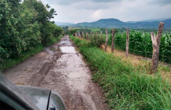 Sin caminos del Bienestar en San Gabriel