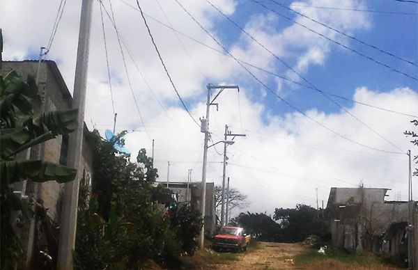 Colonos de la Margarita Morán Veliz 2, logran alumbrado público en su Col.