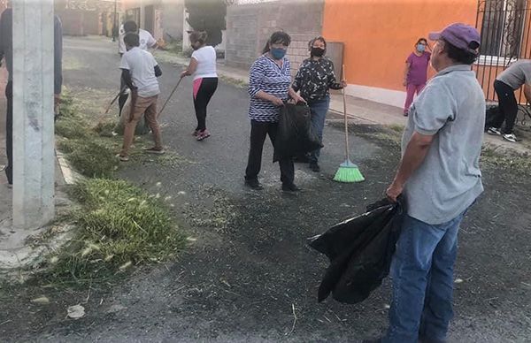 Llama líder antorchista a avanzar en la adversidad