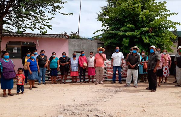 Tras férrea lucha, campesinos de Santa Ana obtienen fertilizante