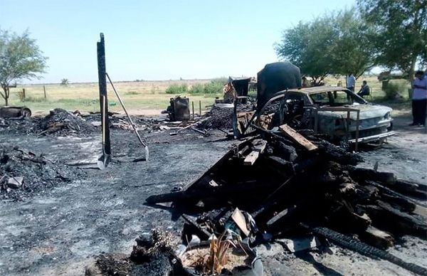 Reciben damnificados por incendio apoyo en Mexicali