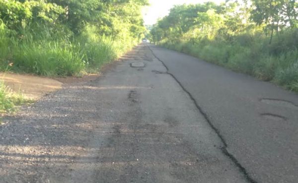 Destrozadas las vías de comunicación en Soteapan