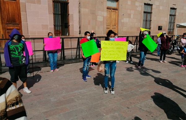 Protestan por aglomeración en transporte público de Cd.Satélite