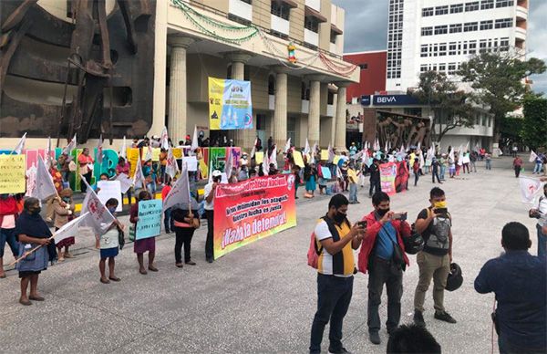 Con cadena humana Guerrero se solidariza con antorchistas de Puebla