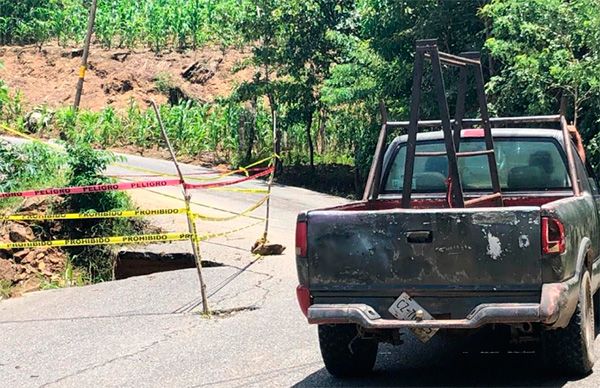 Carretera Xochistlahuaca-Guadalupe Victoria está en pésimas condiciones