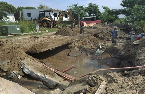 Colonos antorchistas logran construcción de colector pluvial