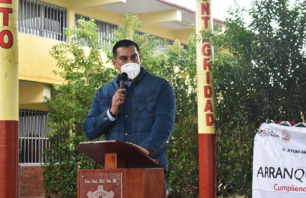 Infraestructura educativa para Villa de Arriaga, inició techado en escuela secundaria.