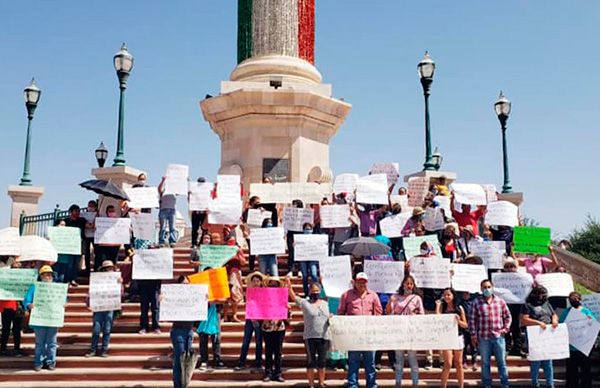 Con cadena humana, chihuahuenses apoyan a antorchistas poblanos