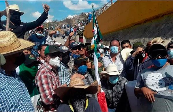 Antorchistas exigen respeto para la lucha de los productores agrícolas de Chihuahua