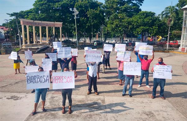 Manifiestan antorchistas de Tabasco solidaridad con sus hermanos de Puebla