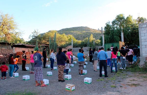 Entrega Antorcha más apoyos a familias de Santa María del Río