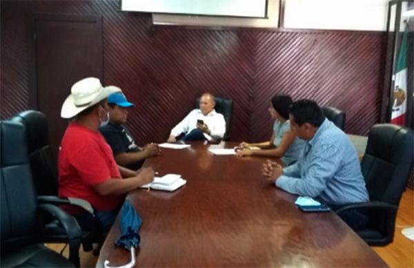 Antorcha Campesina se reúne con director general del INDIVI