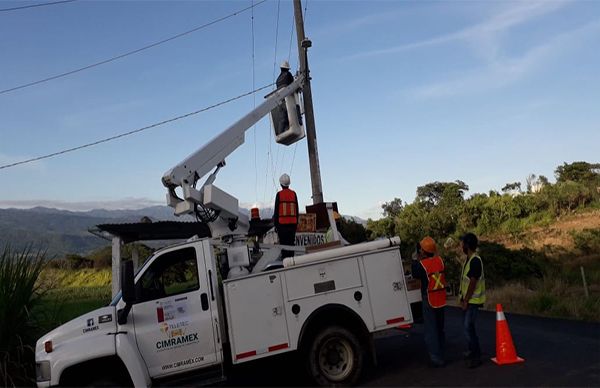 Colonos Organizados en Antorcha Logran lámparas Led en Xalapa