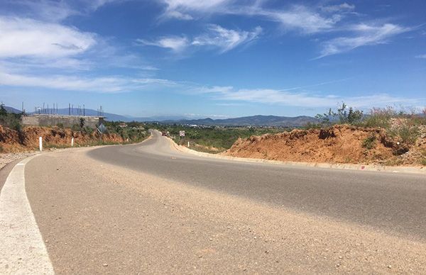 Estrenan en Miahuatlán carretera Porfirio Díaz