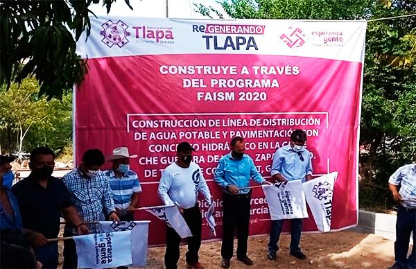 Defienden antorchistas a su organización durante evento de inicio de obra