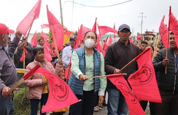 Logran antorchistas de Xico, asfaltado de carretera tembladeras-pescados.