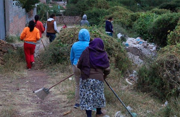 Antorchistas de Trancoso contribuyen a la limpieza del barrio La Providencia