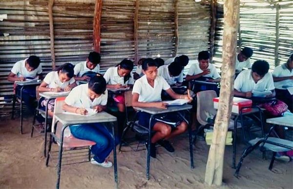 Maestros y estudiantes de Guerrero pedirán audiencia al gobernador