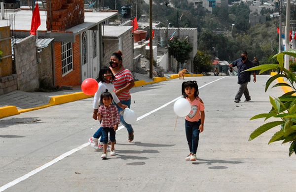 Transitan pobladores de colonia 6 de Junio sobre calles dignas