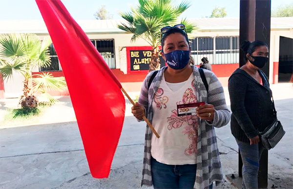 Familias de Tijuana reciben tarjetas de gas 