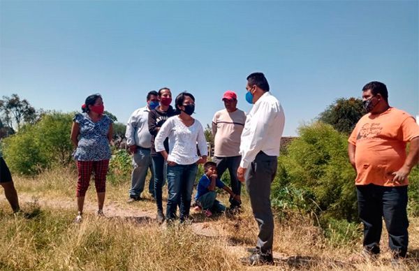 Entregan a colonia antorchista material para obra sanitaria