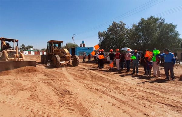 A pesar de recorte presupuestal, alcalde antorchista arranca obra de pavimentación