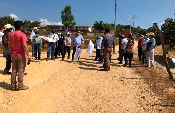 Alcalde da banderazo a pavimentación en San Lázaro