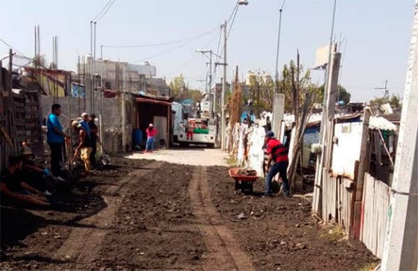 Antorcha logra asfalto frío para calles del predio Rojo Gómez en Iztapalapa