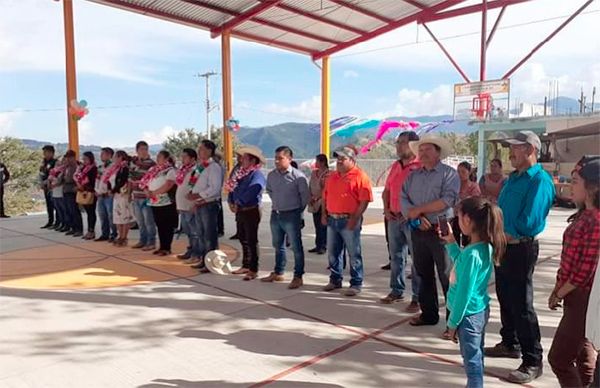 Inauguran techado gestionado por Antorcha en Zapotitlán Tablas