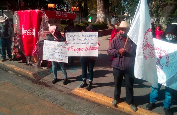 Protestan antorchistas de Tulancingo en demanda de obras y servicios