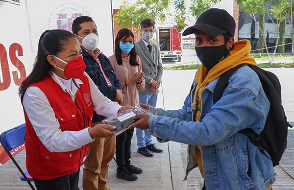 Gobierno de Chimalhuacán cuida la salud visual y auditiva de la población